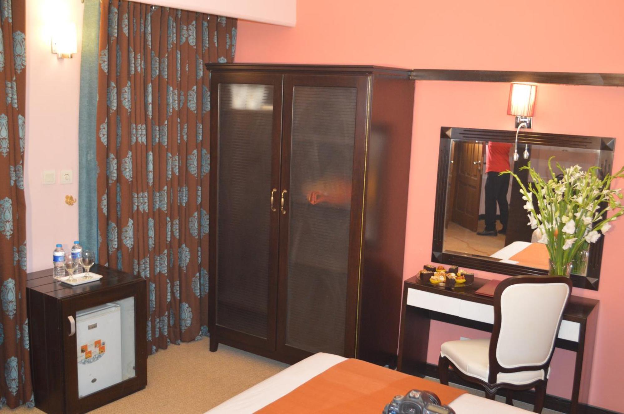 Fort Continental Hotel Πεσαβάρ Εξωτερικό φωτογραφία