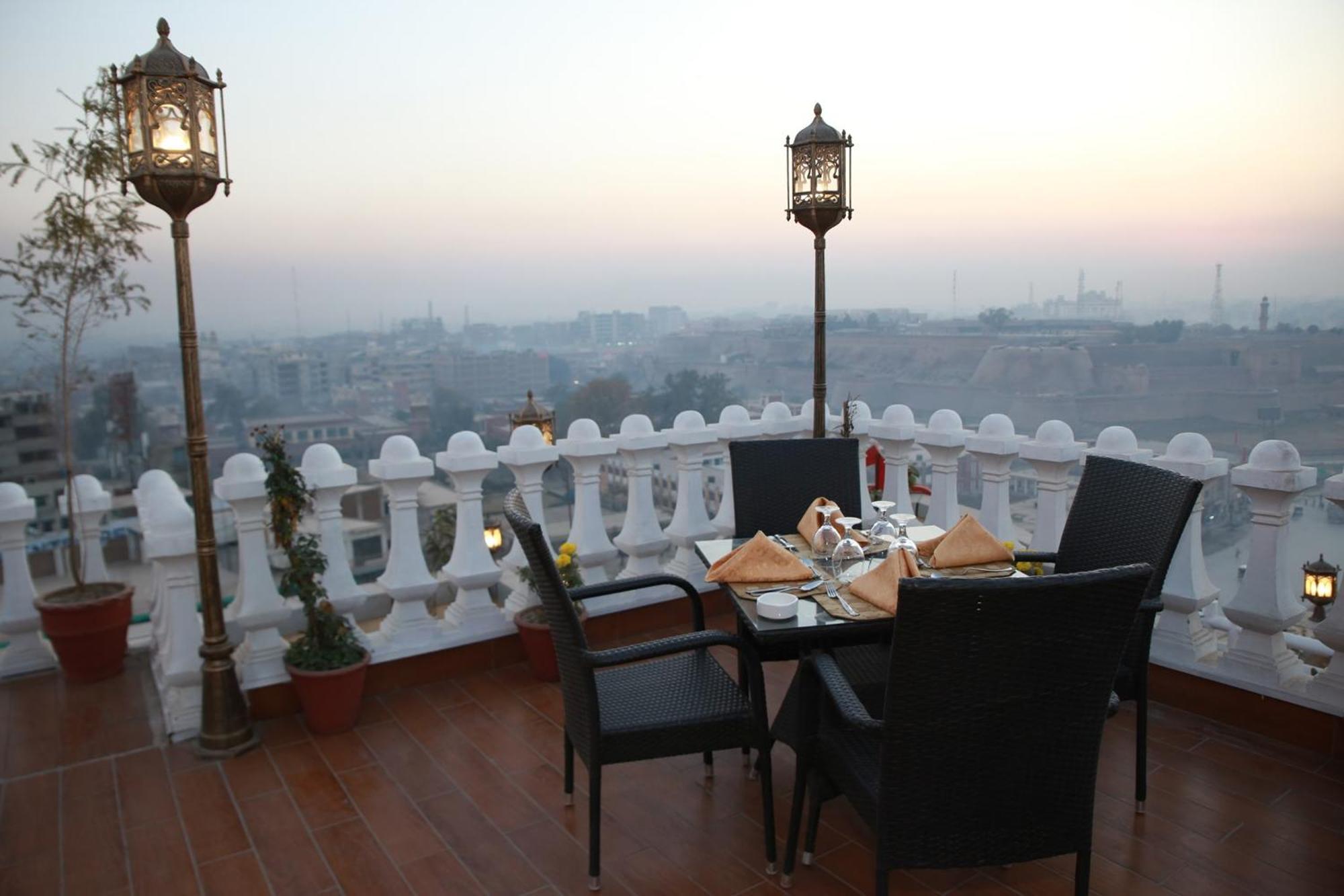 Fort Continental Hotel Πεσαβάρ Εξωτερικό φωτογραφία