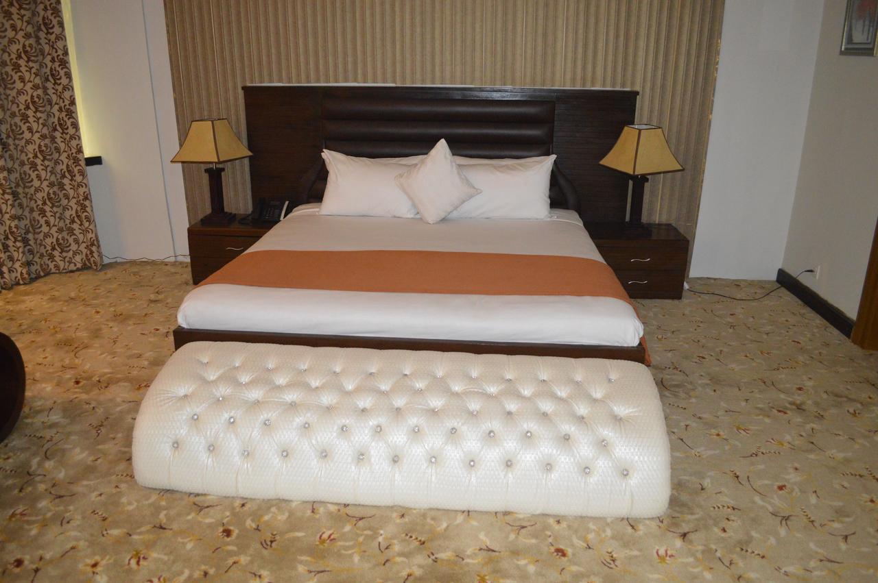 Fort Continental Hotel Πεσαβάρ Εξωτερικό φωτογραφία