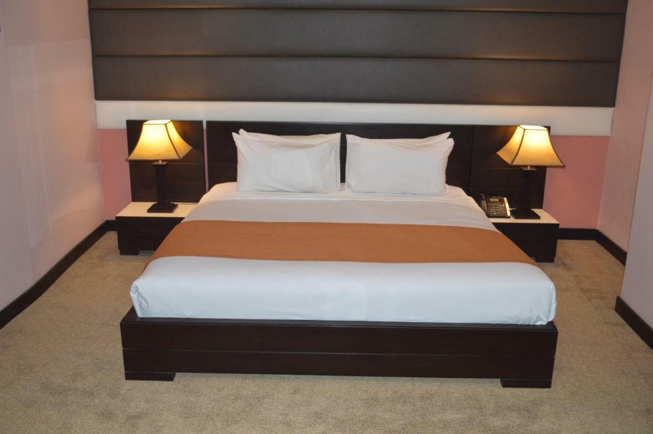 Fort Continental Hotel Πεσαβάρ Εξωτερικό φωτογραφία